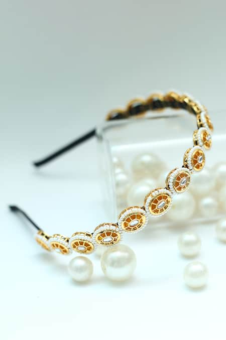 Foot Fuel Gold Beads, Stones Embellished Oval Broach Hairband 