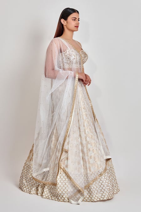 Meenagurnam_Ivory Jacquard Embroidery Bloom Garden Sweetheart Neck Lehenga Set _Online_at_Aza_Fashions
