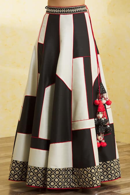 Vandana Sethi_Black Silk Mirrors, Piping Plunge Color Block Lehenga Set With Ruffle Dupatta _at_Aza_Fashions