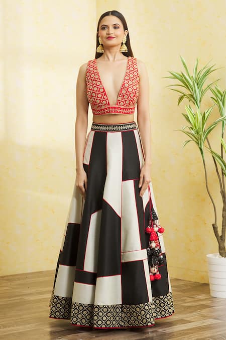 Vandana Sethi_Black Silk Mirrors, Piping Plunge Color Block Lehenga Set With Ruffle Dupatta _Online_at_Aza_Fashions