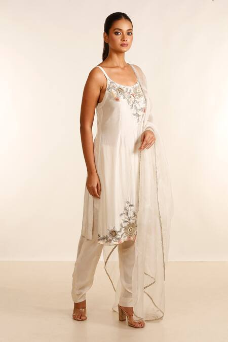 Garo_Off White , , Embroidery Scoop Neck Hand Kurta Pant Set_Online_at_Aza_Fashions