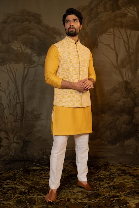 Darshika Menswear Floral Applique Bundi Kurta Set 