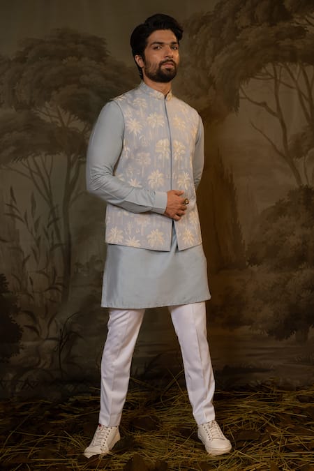 Darshika Menswear Foliage Embroidered Bundi Kurta Set 