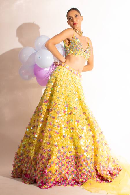 Buy_Anshika Tak Label_Yellow Net Sequins, Pearls V-neck Embellished Lehenga Set _Online_at_Aza_Fashions