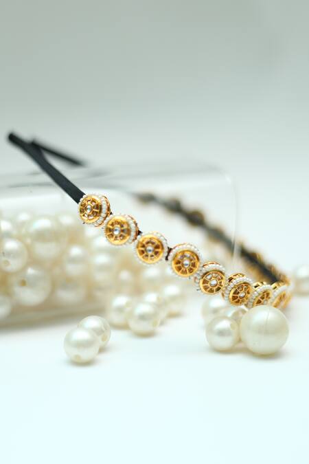 Buy_Foot Fuel_Gold Beads, Stones Embellished Round Broach Hairband 
