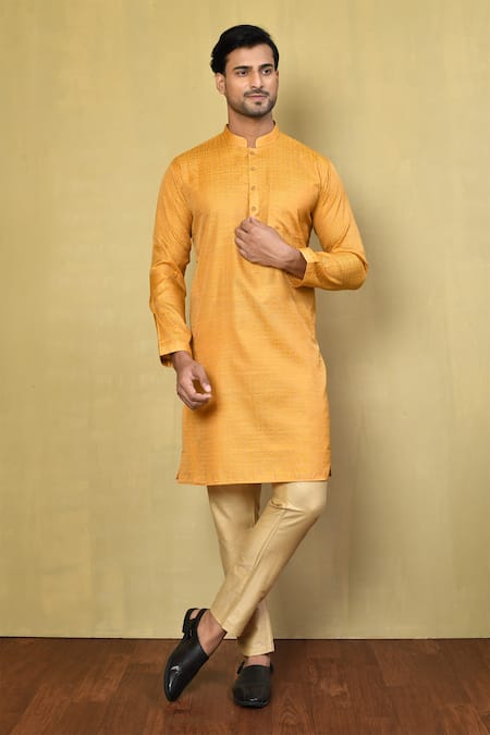 Arihant Rai Sinha Self Design Kurta & Pyjama Set 