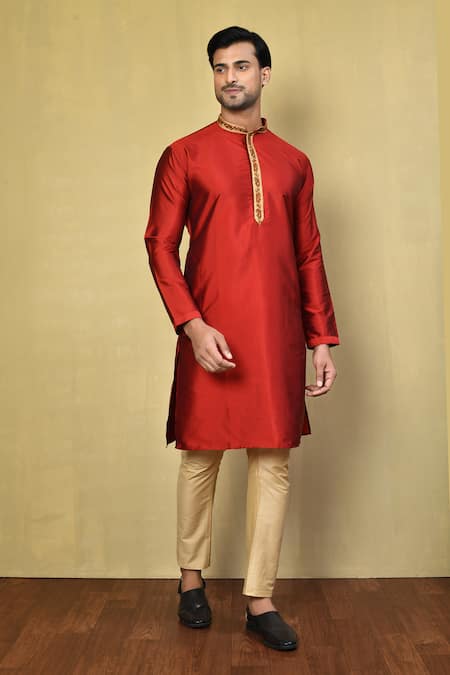 Arihant Rai Sinha Paisley Neckline Embroidered Kurta Set 