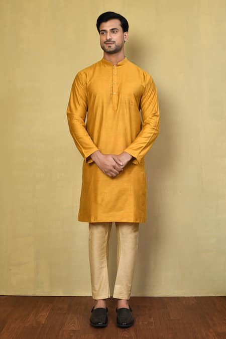 Arihant Rai Sinha Solid Kurta Set 