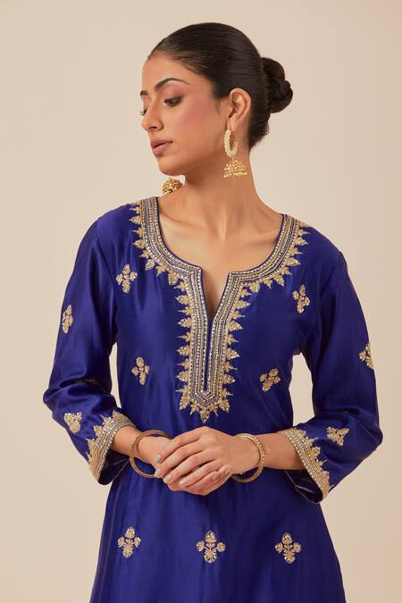 Ikshita Choudhary Blue Chanderi Silk, Tissue Embroidery, Sequins, Beads Split V-neck Kurta Set at Aza Fashions Ikshita Choudhary_Blue Chanderi Silk, Tissue Embroidery, Sequins, Beads Split V-neck Kurta Set _at_Aza_Fashions