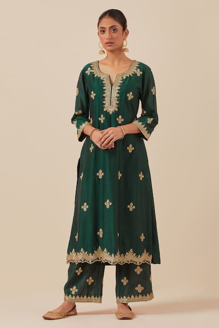 Ikshita Choudhary Green Chanderi Silk Cut Work, Embroidery Split Floral Kurta And Flared Pant Set