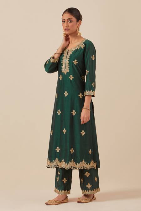 Ikshita Choudhary Green Chanderi Silk Cut Work, Embroidery Split Floral Kurta And Flared Pant Set Online at Aza Fashions Ikshita Choudhary_Green Chanderi Silk Cut Work, Embroidery Split Floral Kurta And Flared Pant Set _Online_at_Aza_Fashions