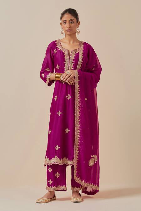 Ikshita Choudhary_Magenta Chanderi Silk Cut Work, Embroidery Collared Geometric Kurta And Pant Set_at_Aza_Fashions