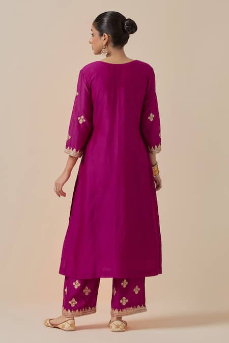 Ikshita Choudhary Chanderi Silk Geometric Embroidered Kurta Set 