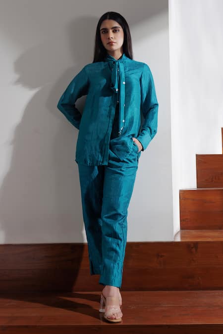 Kavya Singh Kundu Blue Calypso Handwoven Mulberry Silk Shirt With Trouser
