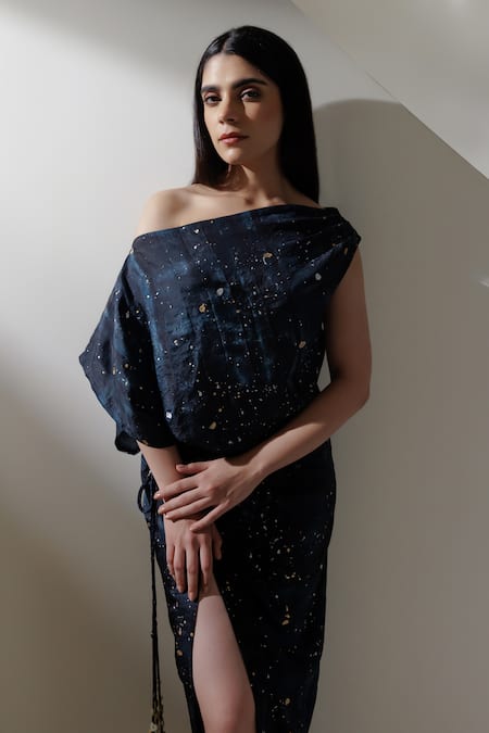 Buy Kavya Singh Kundu Black Silk Asymmetric Sirius Handwoven Mulberry Dress Online at Aza Fashions Buy_Kavya Singh Kundu_Black Silk Asymmetric Sirius Handwoven Mulberry Dress _Online_at_Aza_Fashions