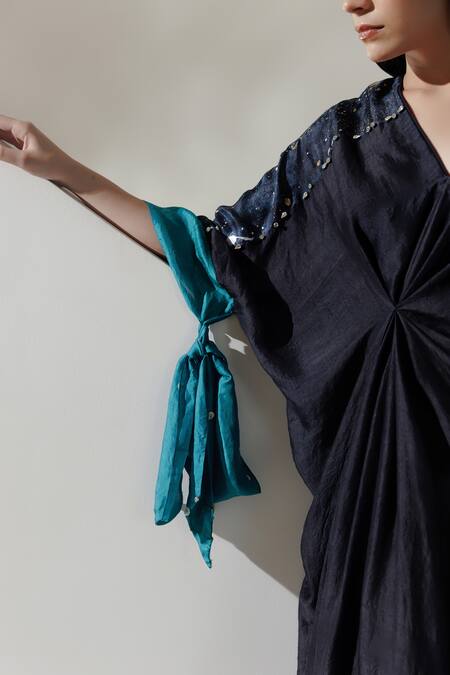 Buy Kavya Singh Kundu Black Handloom Cotton Rhinestones V-neck Sitara Handwoven Mulberry Silk Kaftan Online at Aza Fashions Buy_Kavya Singh Kundu_Black Handloom Cotton Rhinestones V-neck Sitara Handwoven Mulberry Silk Kaftan _Online_at_Aza_Fashions