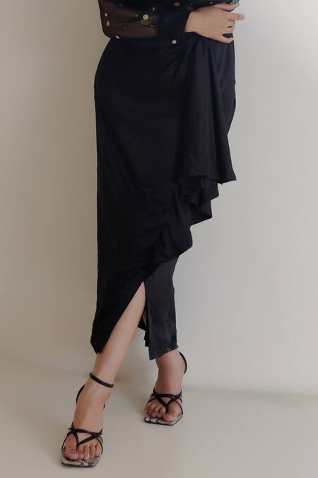 Kavya Singh Kundu Black Handloom Cotton Vega Handwoven Mulberry Silk Skirt Online at Aza Fashions Kavya Singh Kundu_Black Handloom Cotton Vega Handwoven Mulberry Silk Skirt _Online_at_Aza_Fashions