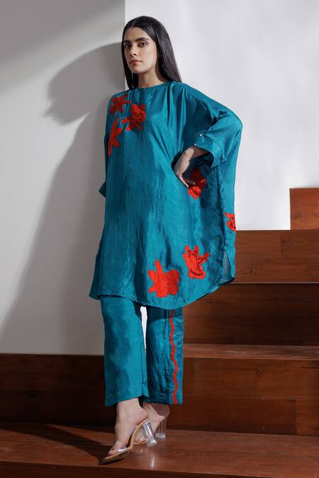 Buy Kavya Singh Kundu Blue Silk Applique Round Neck Cordelia Handwoven Mulberry Tunic With Trouser Online at Aza Fashions Buy_Kavya Singh Kundu_Blue Silk Applique Round Neck Cordelia Handwoven Mulberry Tunic With Trouser _Online_at_Aza_Fashions