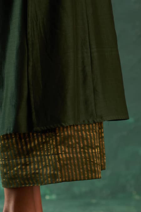 Charkhee_Green Chanderi, Cotton V-neck Kurta Palazzo Set _Online_at_Aza_Fashions