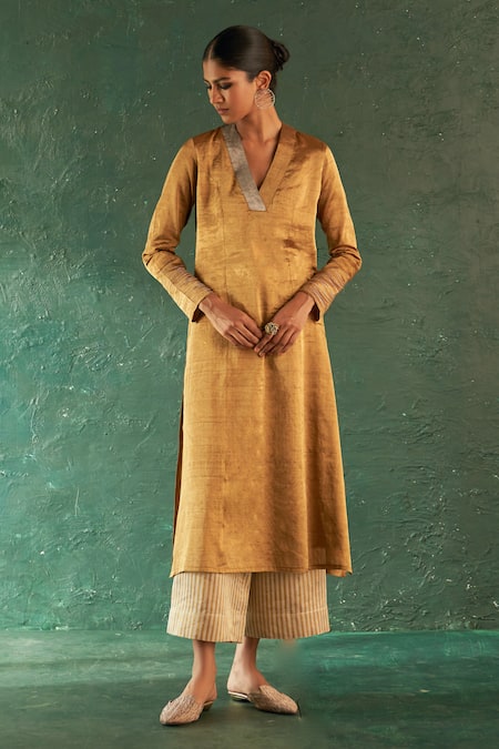 Charkhee_Gold Silk, Cotton, Organza Embroidery V-neck Woven And Kurta Set _at_Aza_Fashions