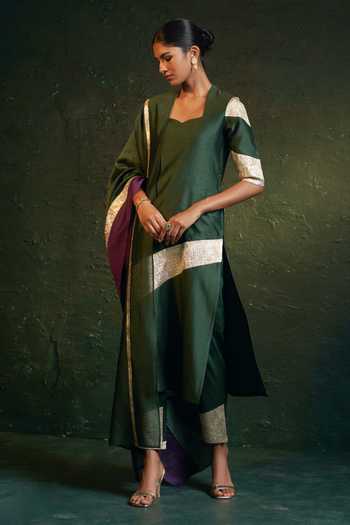 Angoori Set - Green Kurta Set with Gota Detailing