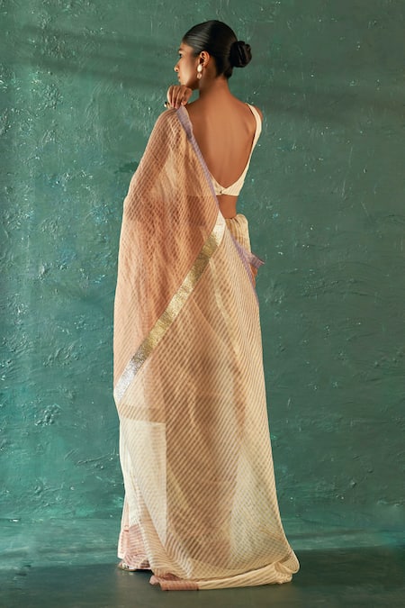 Charkhee Stripe Pattern Saree & Blouse Set 