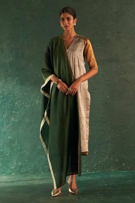 Charkhee Silk Tissue Color Block Kurta Set 