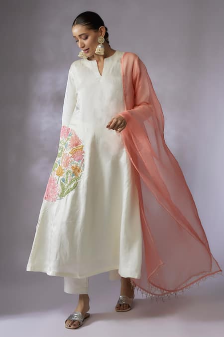 Shreeka Floral Side Embroidery Kurta Pant Set 