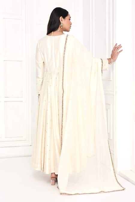 Shop Komal Shah Off White Chanderi Beads, Mirrors Round Neck Floral Sequin Anarkali With Dupatta at Aza Fashions Shop_Komal Shah_Off White Chanderi Beads, Mirrors Round Neck Floral Sequin Anarkali With Dupatta _at_Aza_Fashions