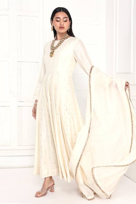 Komal Shah Off White Chanderi Beads, Mirrors Round Neck Floral Sequin Anarkali With Dupatta Online at Aza Fashions Komal Shah_Off White Chanderi Beads, Mirrors Round Neck Floral Sequin Anarkali With Dupatta _Online_at_Aza_Fashions