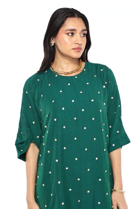 Buy_Komal Shah_Green Chanderi Embroidery Round Neck Flower Hand Kaftan _Online_at_Aza_Fashions