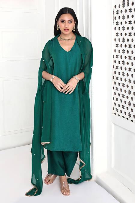 Buy_Komal Shah_Green Chanderi, Organza Embroidery V-neck Hand Cape Kurta Set _Online_at_Aza_Fashions