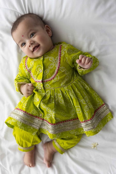 Tiber Taber Green Cotton Printed And Embellished Bandhani & Peplum Kurta & Salwar Set 