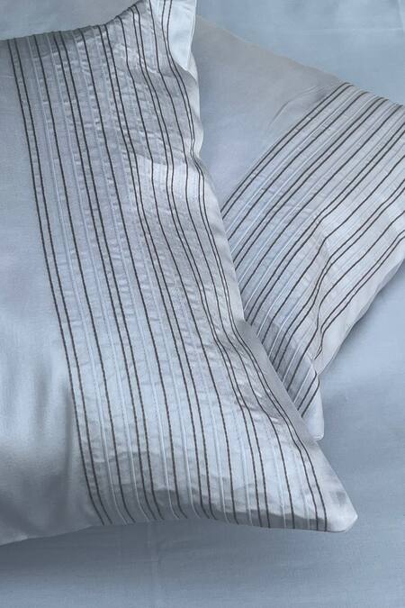 Sadyaska_Grey 100% Cotton Pinstripes Bedsheet Set_Online_at_Aza_Fashions