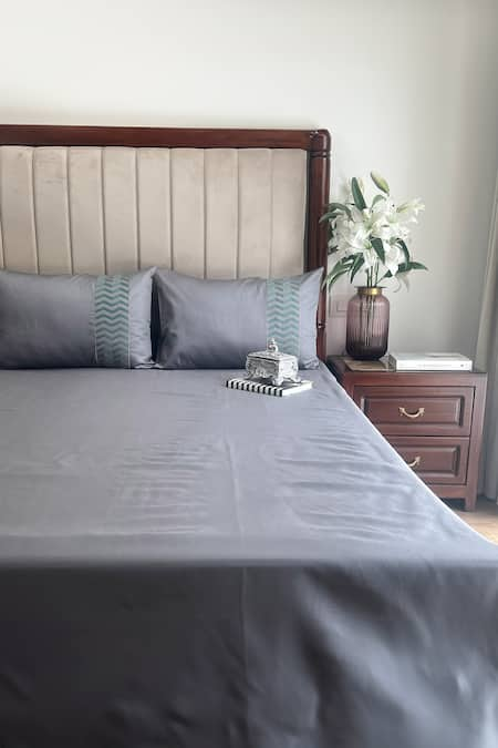 Sadyaska Bedsheet With Chevron Pattern Pillow Covers 