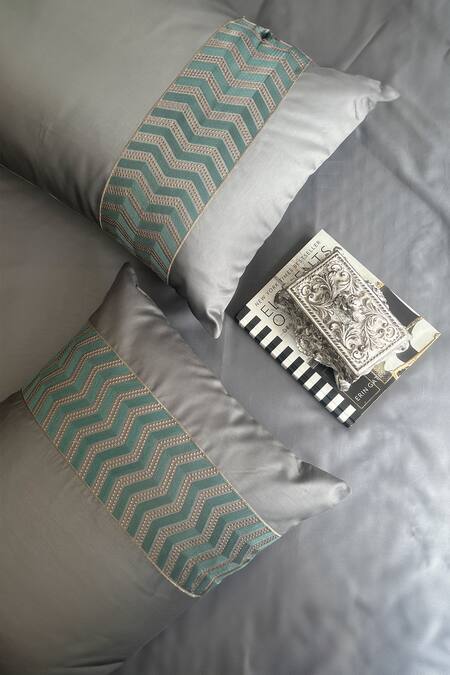 Sadyaska_Grey Cotton Rich Embroidered Bedsheet With Chevron Pattern Pillow Covers_Online_at_Aza_Fashions