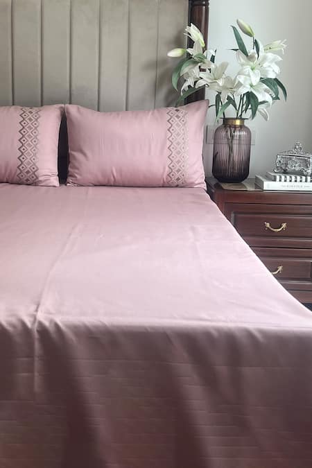 Sadyaska Pink Cotton Rich Embroidered Bedsheet With Diandra Work Pillow Covers Set 