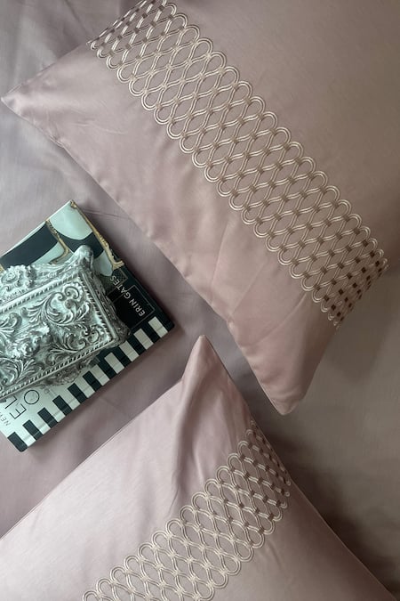 Sadyaska_Pink Cotton Rich Lisse Plain Bedsheet Set _Online_at_Aza_Fashions