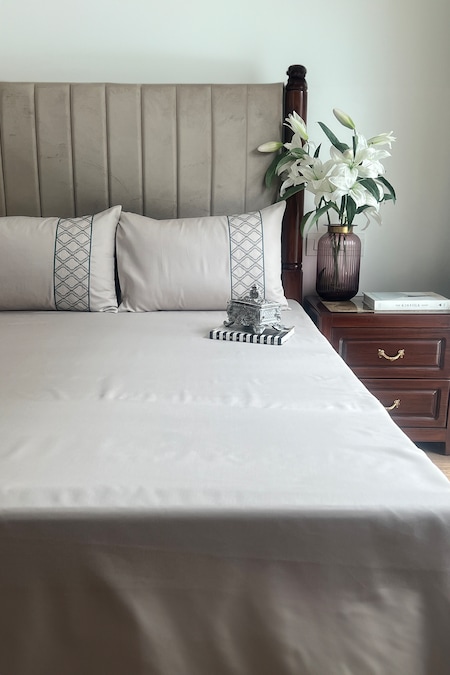 Sadyaska Ivory Cotton Rich Maroc Plain Bedsheet Set