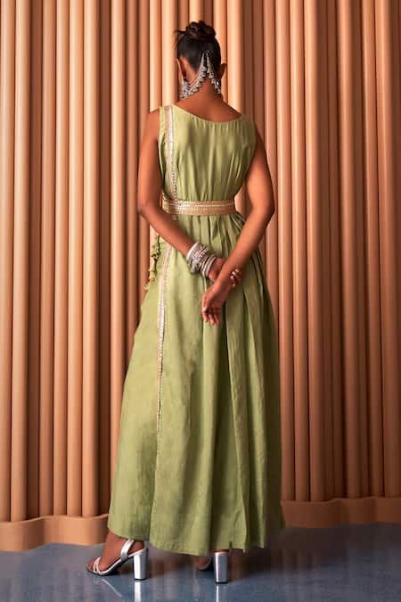 Shop Rishi and Vibhuti Green Chanderi Sequins Round Neck Lace Embellished Kurta Pant Set at Aza Fashions Shop_Rishi and Vibhuti_Green Chanderi Sequins Round Neck Lace Embellished Kurta Pant Set _at_Aza_Fashions