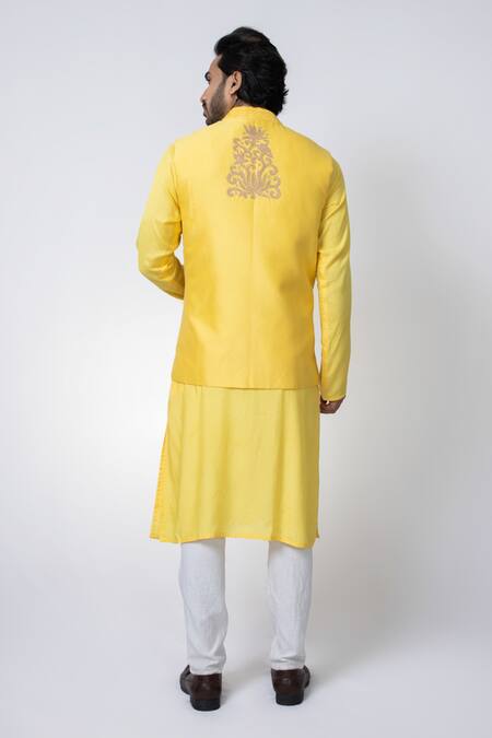 Shop Priyanka Haralalka Yellow Muslin Embroidery, Zari Bundi Kurta Set at Aza Fashions Shop_Priyanka Haralalka_Yellow Muslin Embroidery, Zari Bundi Kurta Set _at_Aza_Fashions