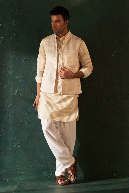 Charkhee White Kurta Chanderi Solid Stripe Pattern Bundi Set 