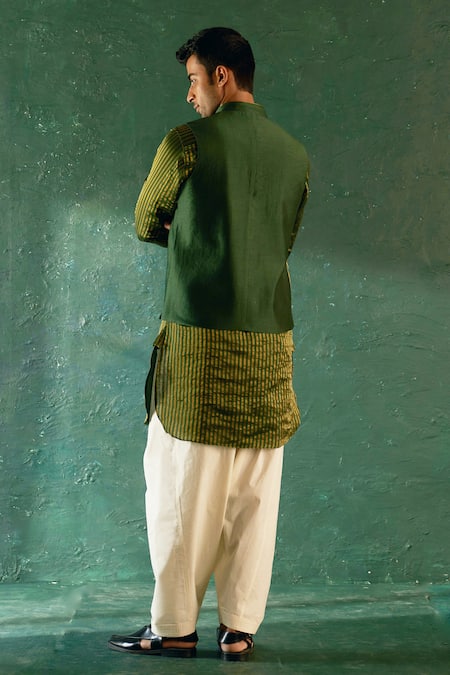 Charkhee Chanderi Stripe Bundi Kurta Set 