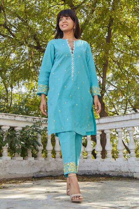 Bo tree Be The Light Embroidered Kurta With Pant 