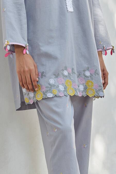 Buy BO Tree Gray Cotton Embroidery Split V-neck Floral Applique Grey Kurta Set Online at Aza Fashions Buy_BO Tree_Gray Cotton Embroidery Split V-neck Floral Applique Grey Kurta Set _Online_at_Aza_Fashions