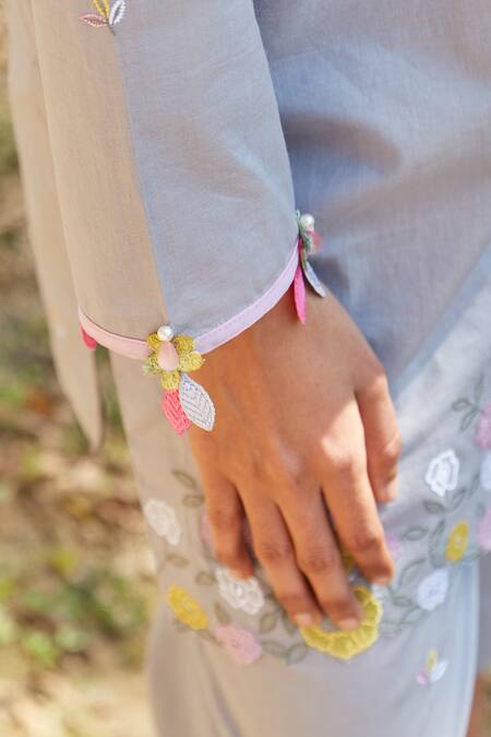 Shop BO Tree Gray Cotton Embroidery Split V-neck Floral Applique Grey Kurta Set Online at Aza Fashions Shop_BO Tree_Gray Cotton Embroidery Split V-neck Floral Applique Grey Kurta Set _Online_at_Aza_Fashions