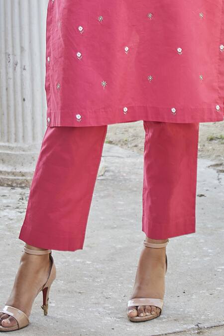 BO Tree Pink Cotton Embroidery Split V-neck Candy Floral Bouquet Kurta With Pant Online at Aza Fashions BO Tree_Pink Cotton Embroidery Split V-neck Candy Floral Bouquet Kurta With Pant _Online_at_Aza_Fashions