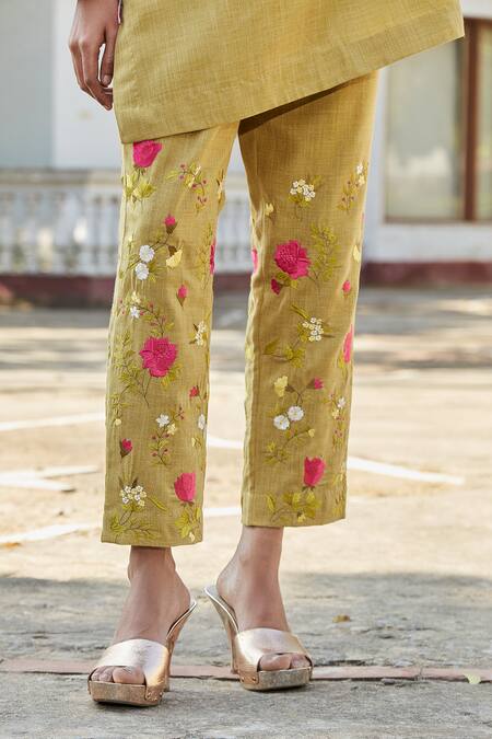 BO Tree Green Cotton Tassels Split V-neck Kurta With Floral Embroidered Pant Online at Aza Fashions BO Tree_Green Cotton Tassels Split V-neck Kurta With Floral Embroidered Pant _Online_at_Aza_Fashions