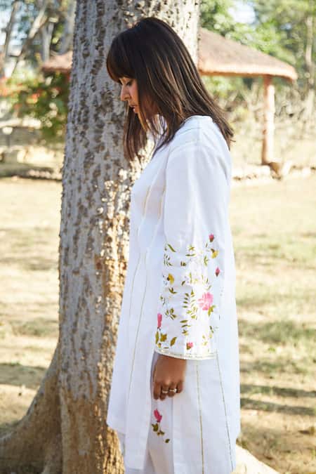 Shop BO Tree White Cotton Embroidery V-neck Morning Is Here A-line Kurta With Salwar at Aza Fashions Shop_BO Tree_White Cotton Embroidery V-neck Morning Is Here A-line Kurta With Salwar _at_Aza_Fashions