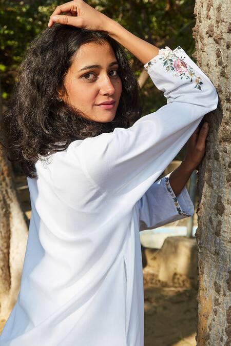 BO Tree White Cotton Embroidery, Lace Split Follow Your Heart Organic Kurta With Salwar Online at Aza Fashions BO Tree_White Cotton Embroidery, Lace Split Follow Your Heart Organic Kurta With Salwar _Online_at_Aza_Fashions